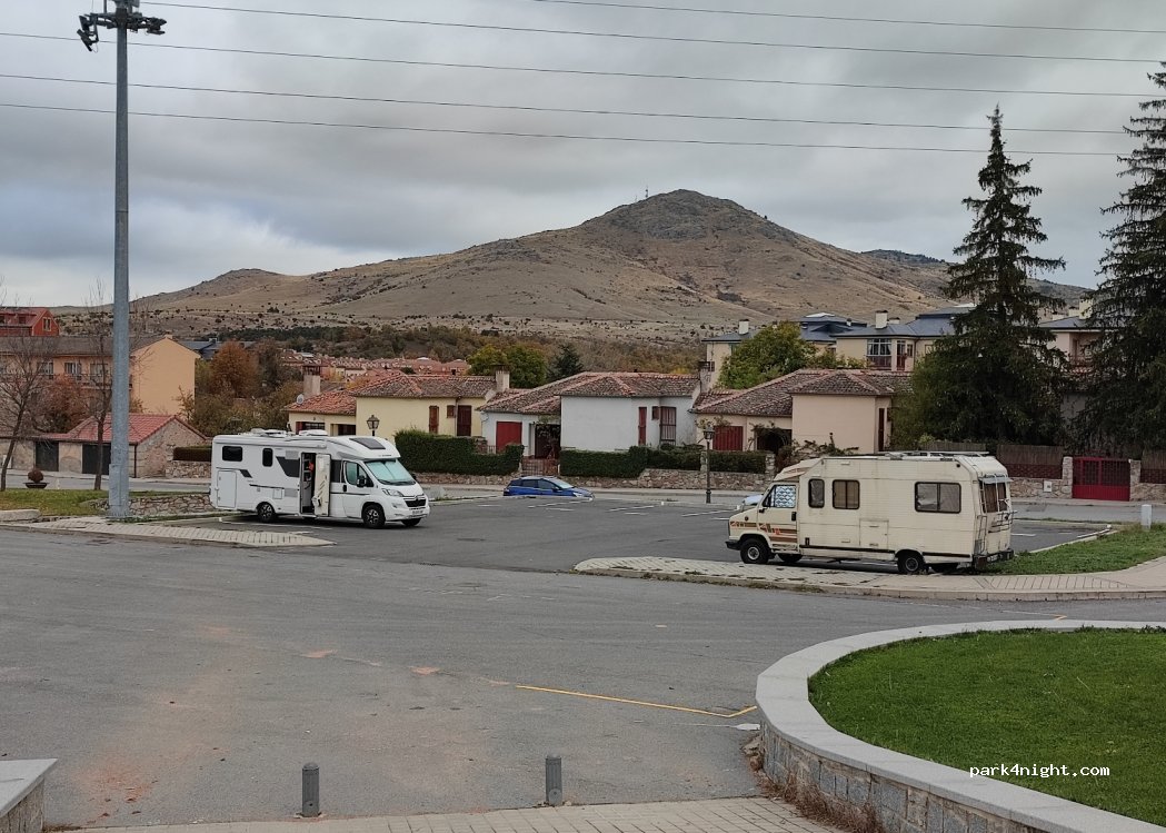 (40100) Real Sitio de San Ildefonso - 9 Paseo Fuente del Príncipe — foto 2
