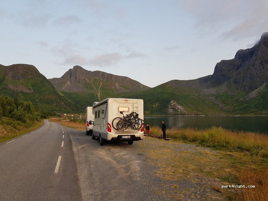 (8317) Strønstad - 5-7 Sekundær Fylkesveg 888 — foto