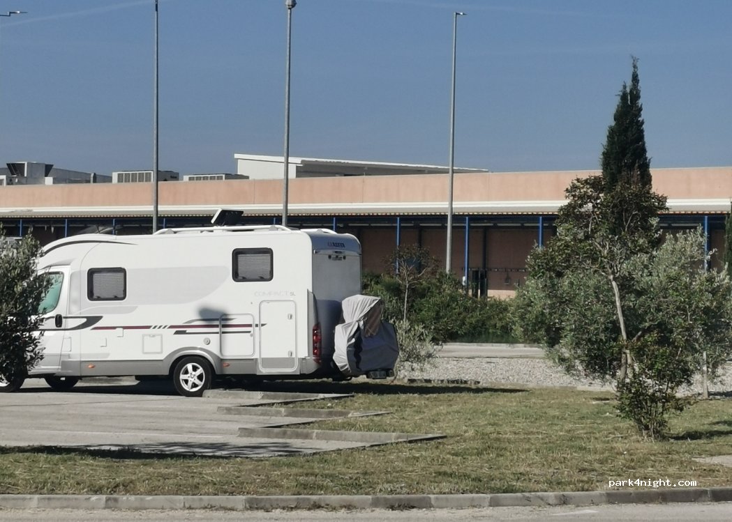 (21212) Kaštel Sućurac - 7a Cesta Franje Tuđmana — foto 3