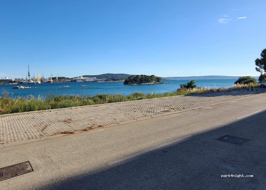 (21212) Kaštel Sućurac - 7a Cesta Franje Tuđmana — foto 4