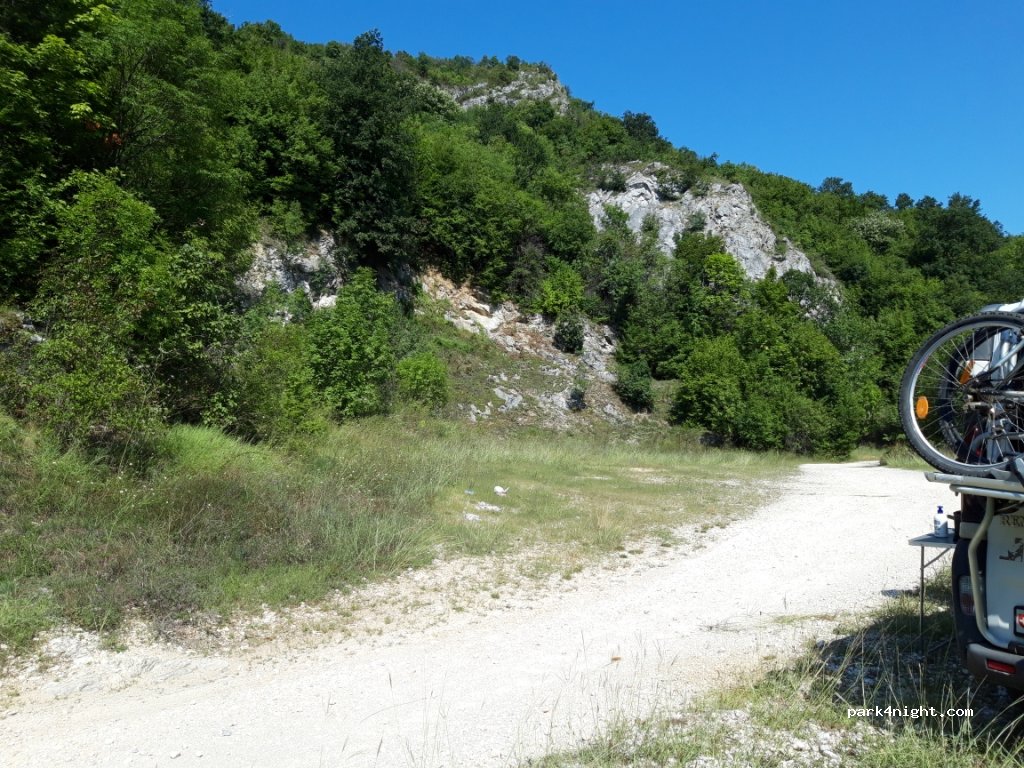 (9828) Veselinovo - Unnamed Road — foto