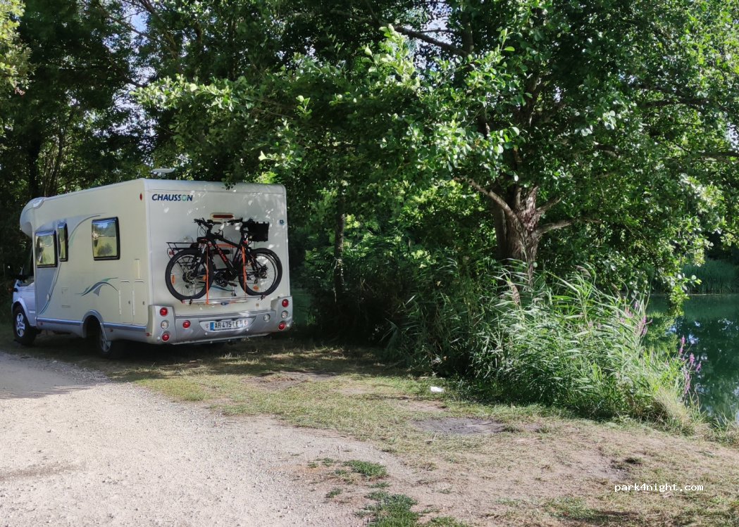(16440) Sireuil - 81 Rue de la Charente — foto 3