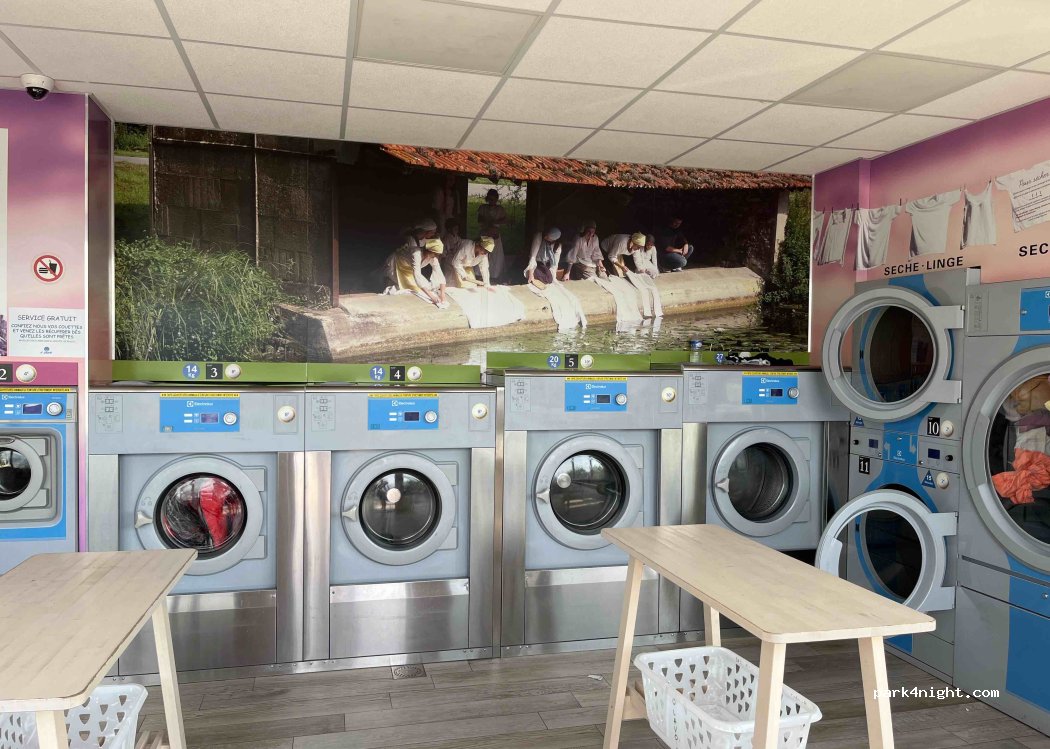 (13300) Salon-de-Provence - 1055 Promenade des Tamaris — foto 2
