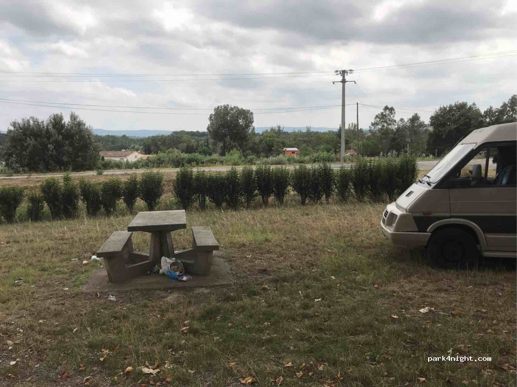 (11250) Couffoulens - D118 — foto