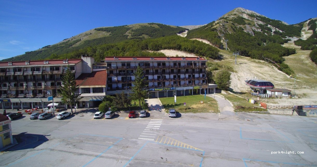 () Ovindoli - 3 Piazzale Funivie — foto
