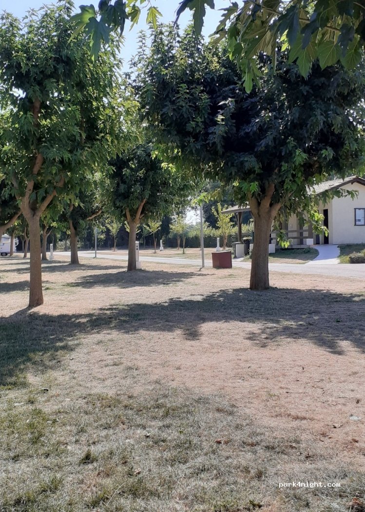 Camping municipal de la réole — foto