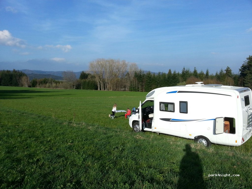 (63840) Sauvessanges - D111 — foto