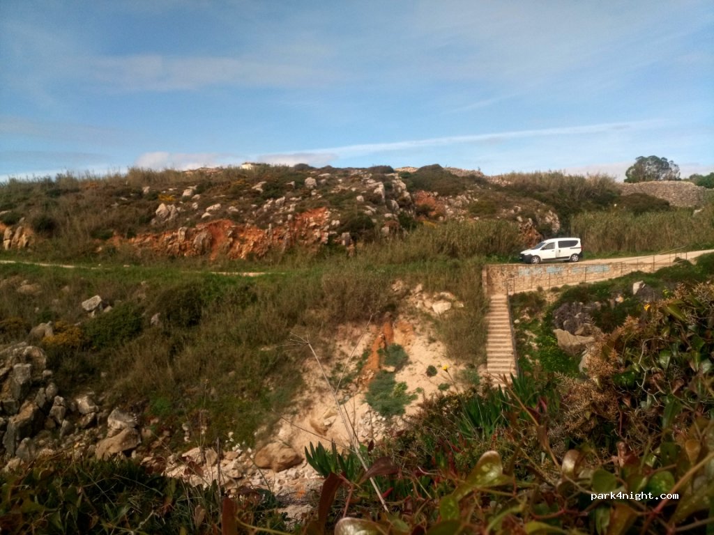 (2520) Peniche - Estrada Marginal Sul — foto 2