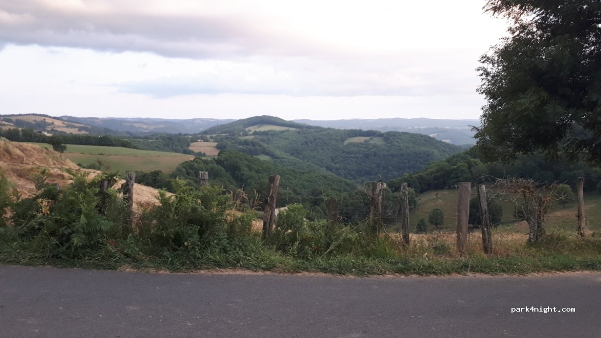 (12470) Prades-d'Aubrac - Unnamed Road — foto 2