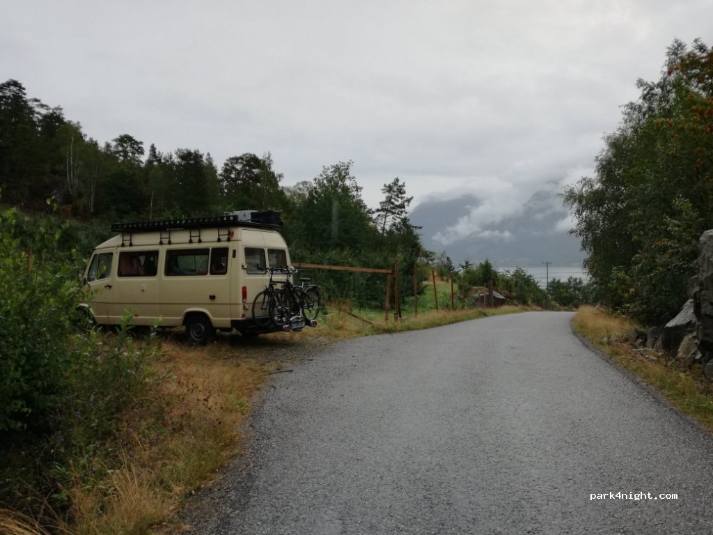 (5734)  - Unnamed Road — foto
