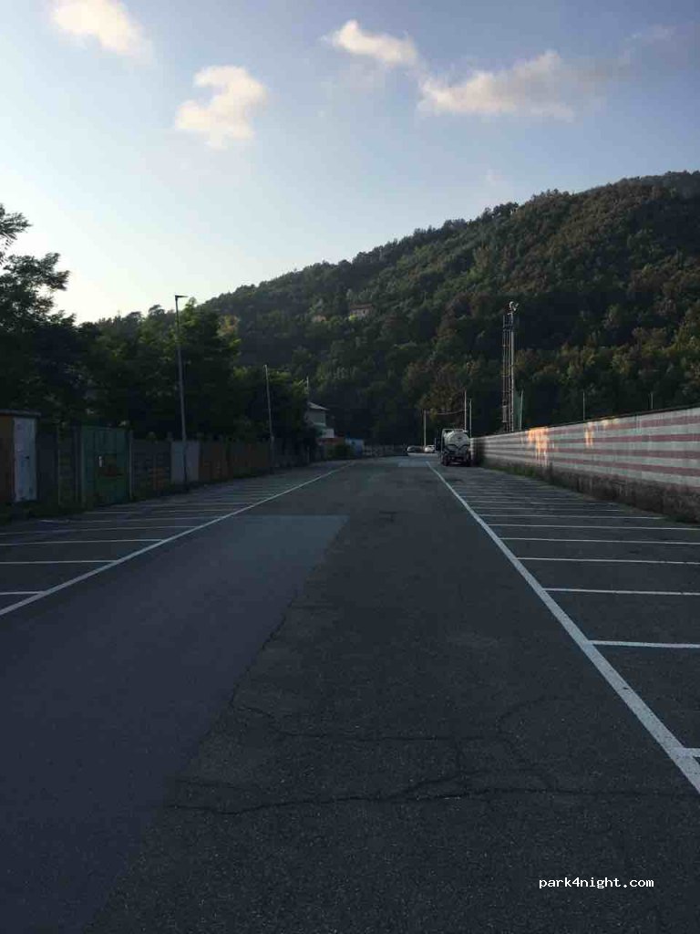 (16019) Ronco Scrivia - 42 Via alla Zona Sportiva — foto