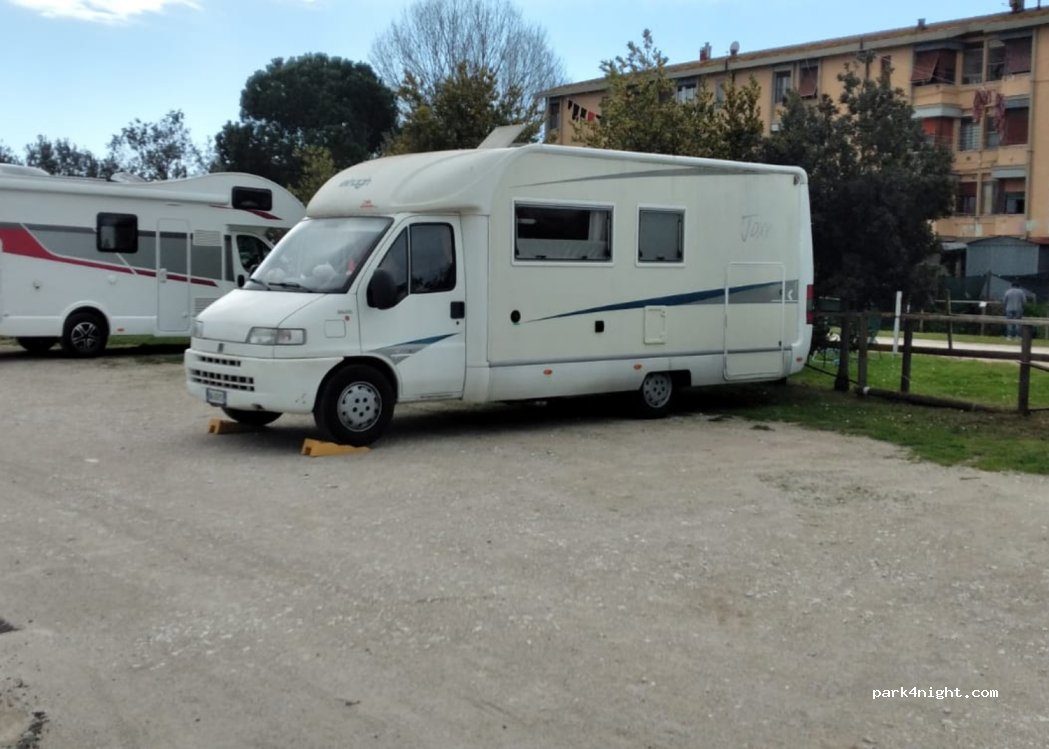 Area Sosta Camper Marina Di Pisa — foto 3