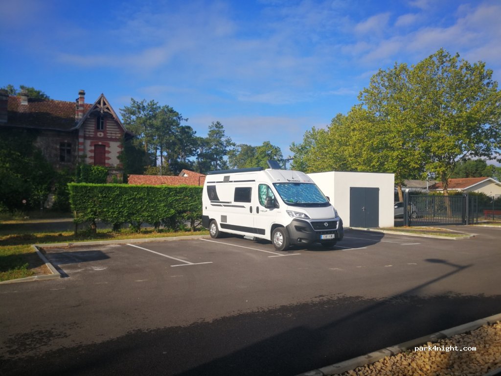 (40160) Parentis-en-Born - 169 Allée Malichecq — foto