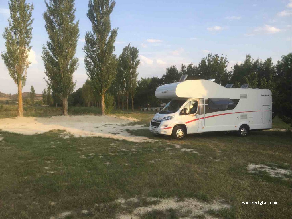 (11220) Pradelles-en-Val - 65 Avenue des Corbières / D3 — foto