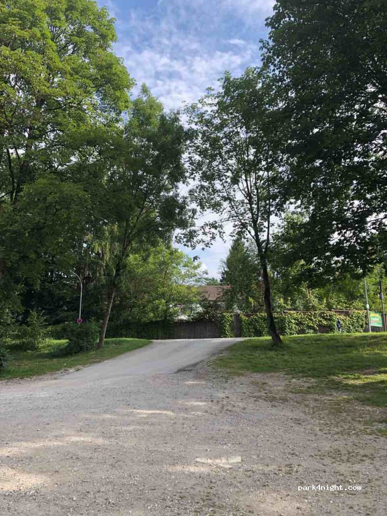 (82284) Grafrath - 48 Graf-Rasso-Straße — foto