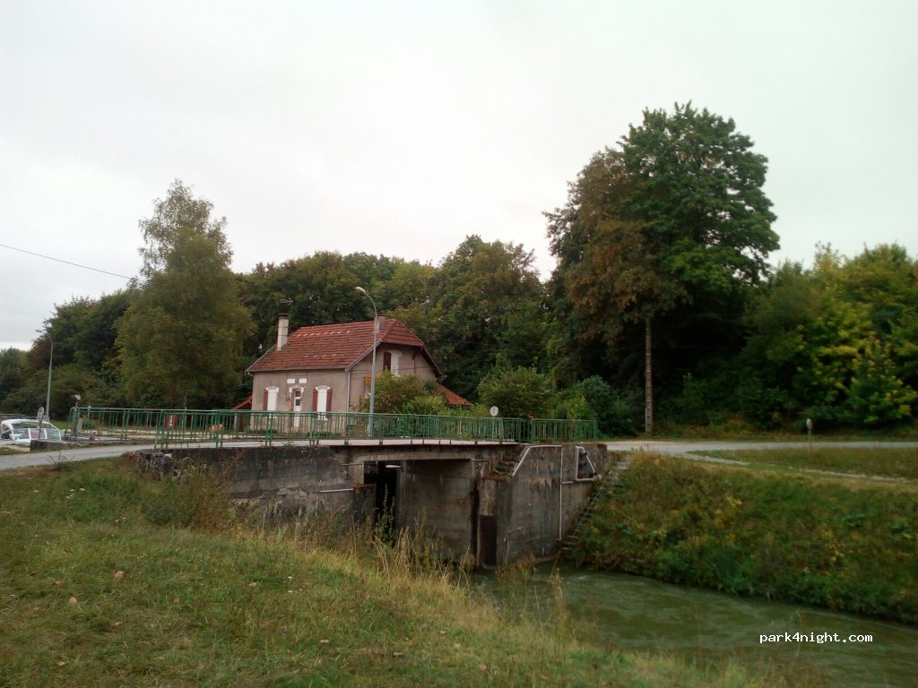 (08300) Nanteuil-sur-Aisne - Rue du Port — foto 2