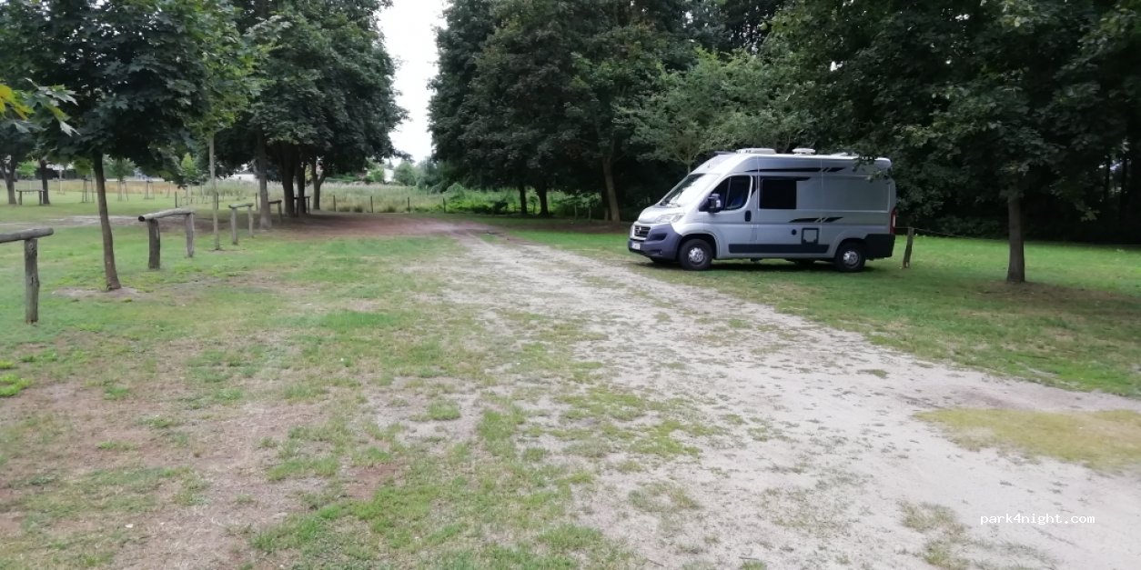 (15749) Mittenwalde - 32 Mittenwalder Straße — foto
