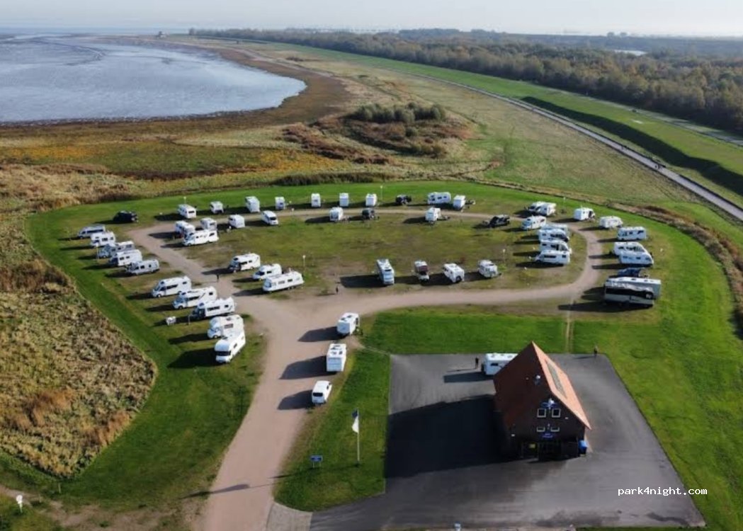 Wohnmobilhafen an der Ostdüne — foto