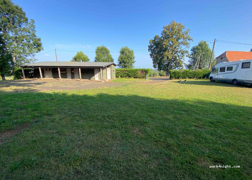 (15140) Saint-Bonnet-de-Salers - D29 — foto 4