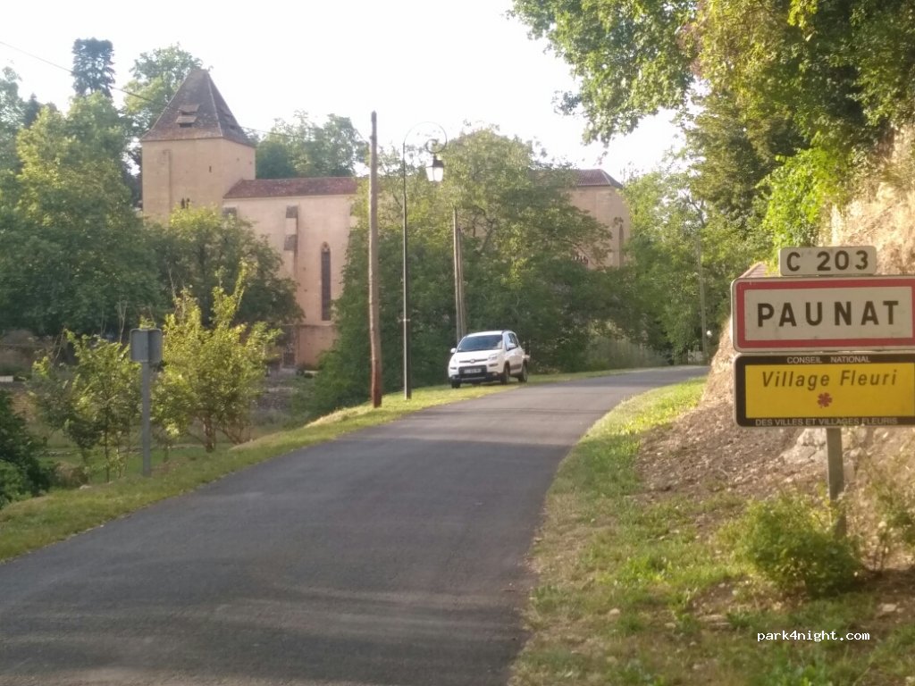 (24510) Paunat - Unnamed Road — foto