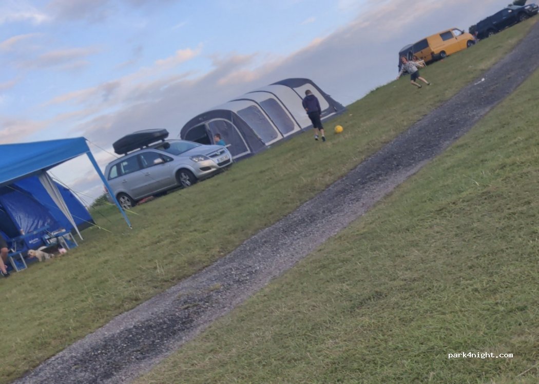 Osmington Mills Corner Camp Site — foto 2