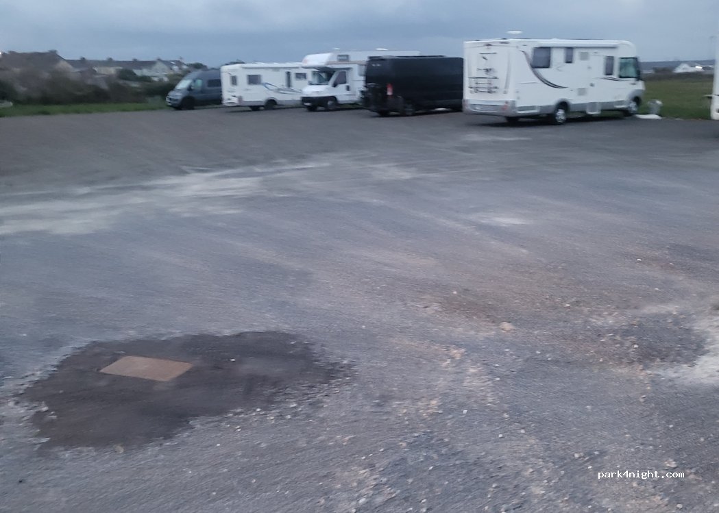 Tom Malone Pub Parking — foto 3