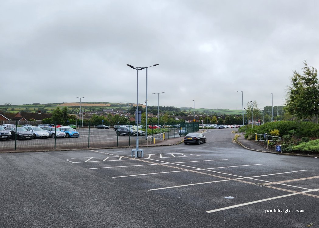 (BT16 1TT) Belfast - 2 Dunlady Road — foto 2