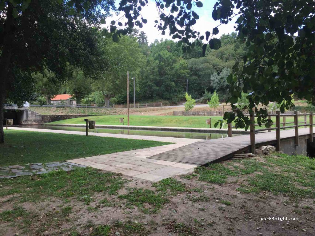 (3300) Folques - 2 Estrada Principal — foto