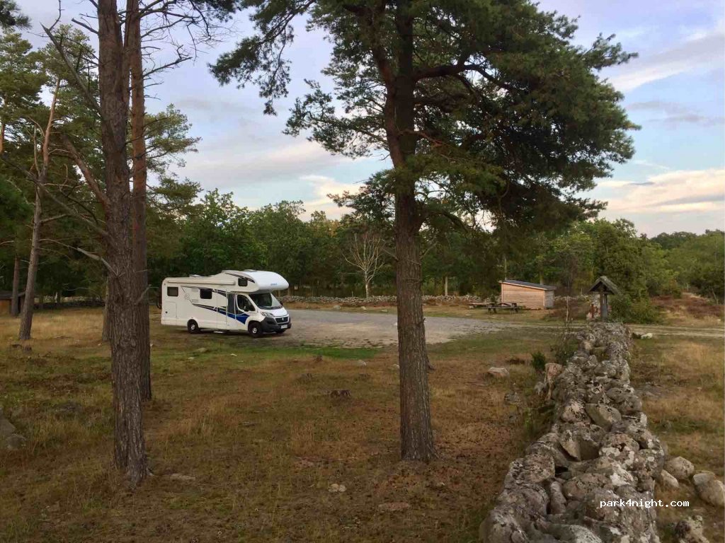 (370 43) Sturkö - 24-28 Sturkmans väg — foto 2