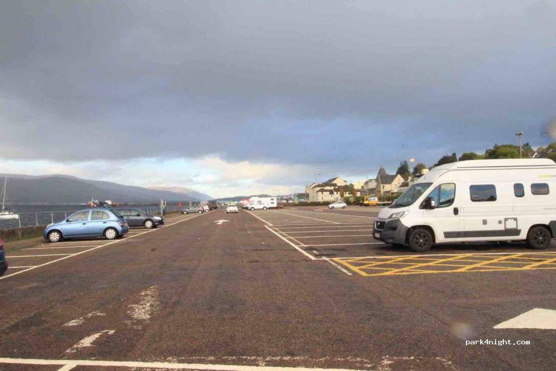(PH33 6ED) Fort William - West End Roundabout — foto