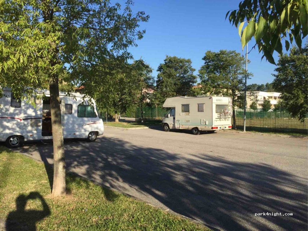 (25015) Desenzano del Garda - 1 Via Commissario G. Palatucci — foto
