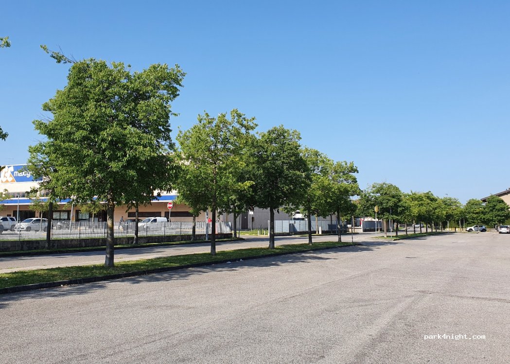 (25015) Desenzano del Garda - 1 Via Commissario G. Palatucci — foto 3