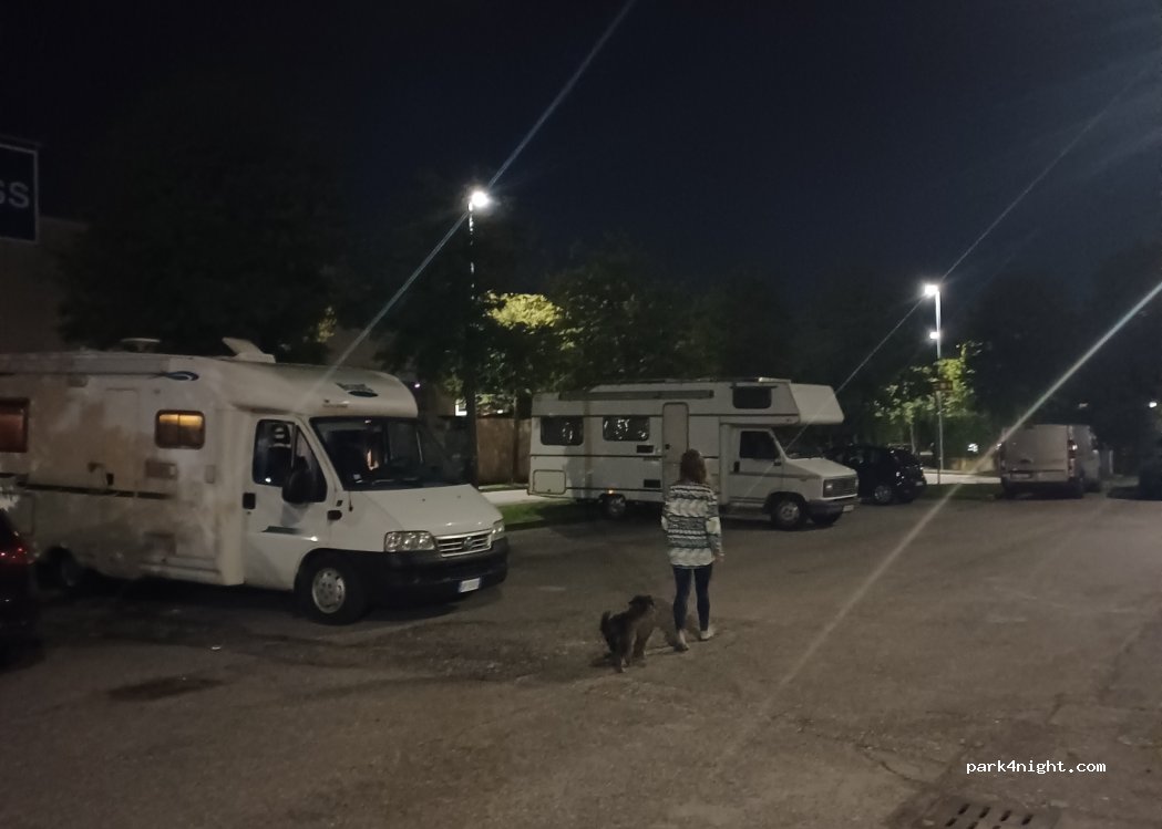 (25015) Desenzano del Garda - 1 Via Commissario G. Palatucci — foto 4