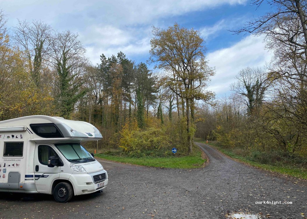 (5530) Yvoir - Chemin de Poilvache — foto 2