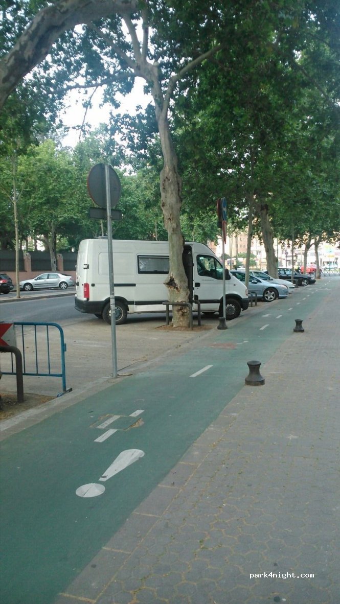 (41013) Seville - Avenida de la Guardia Civil — foto