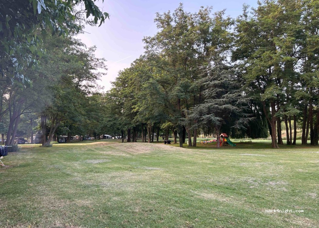 Camping Les Genêts d'Or à Bagnols Sur Cèze — foto