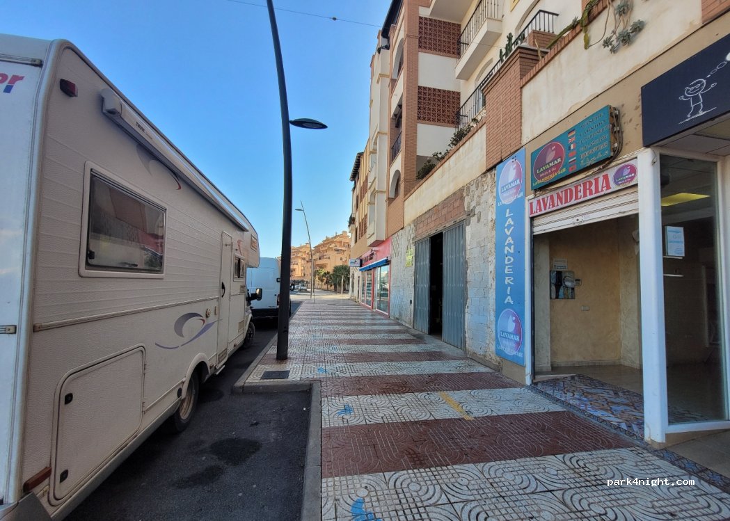 (04740) Roquetas de Mar - 64 Avenida Unión Europea — foto
