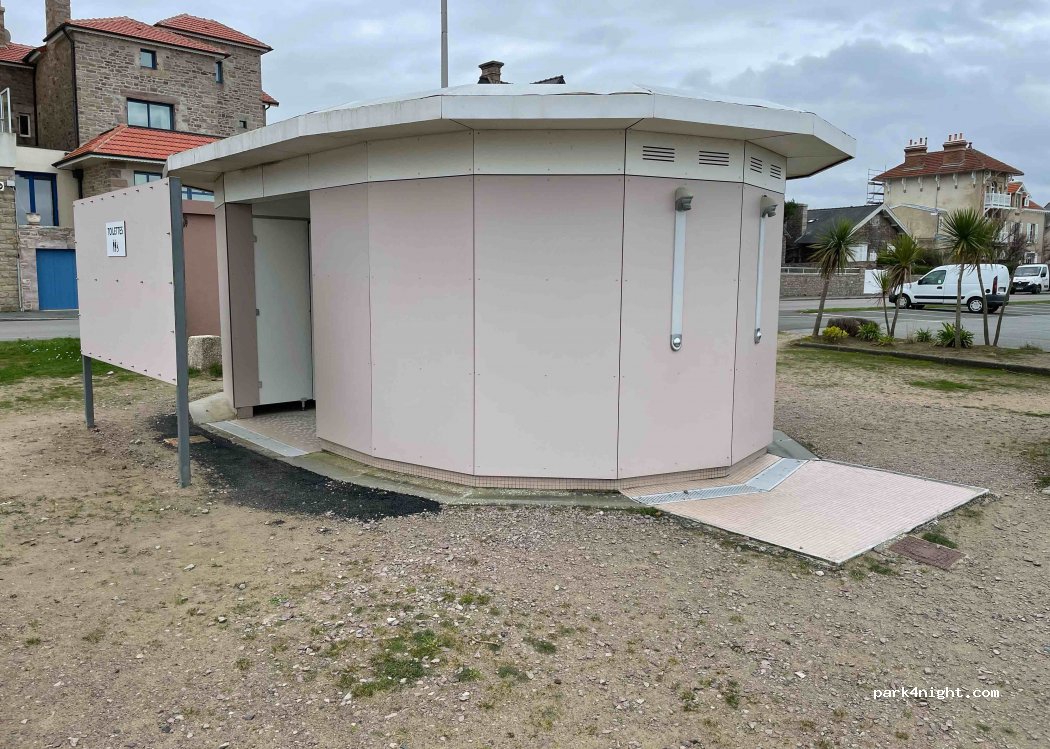 (22430) Erquy - 28 Boulevard de la Mer — foto 2