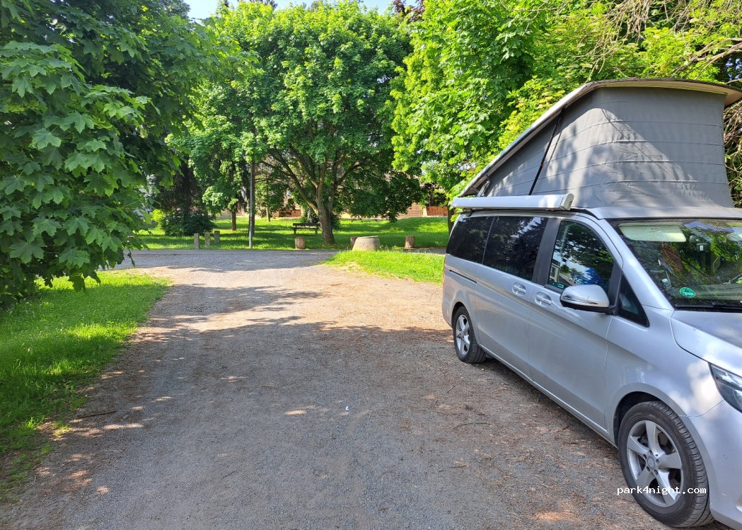 (251 01) Říčany - 7 Na Obci — foto