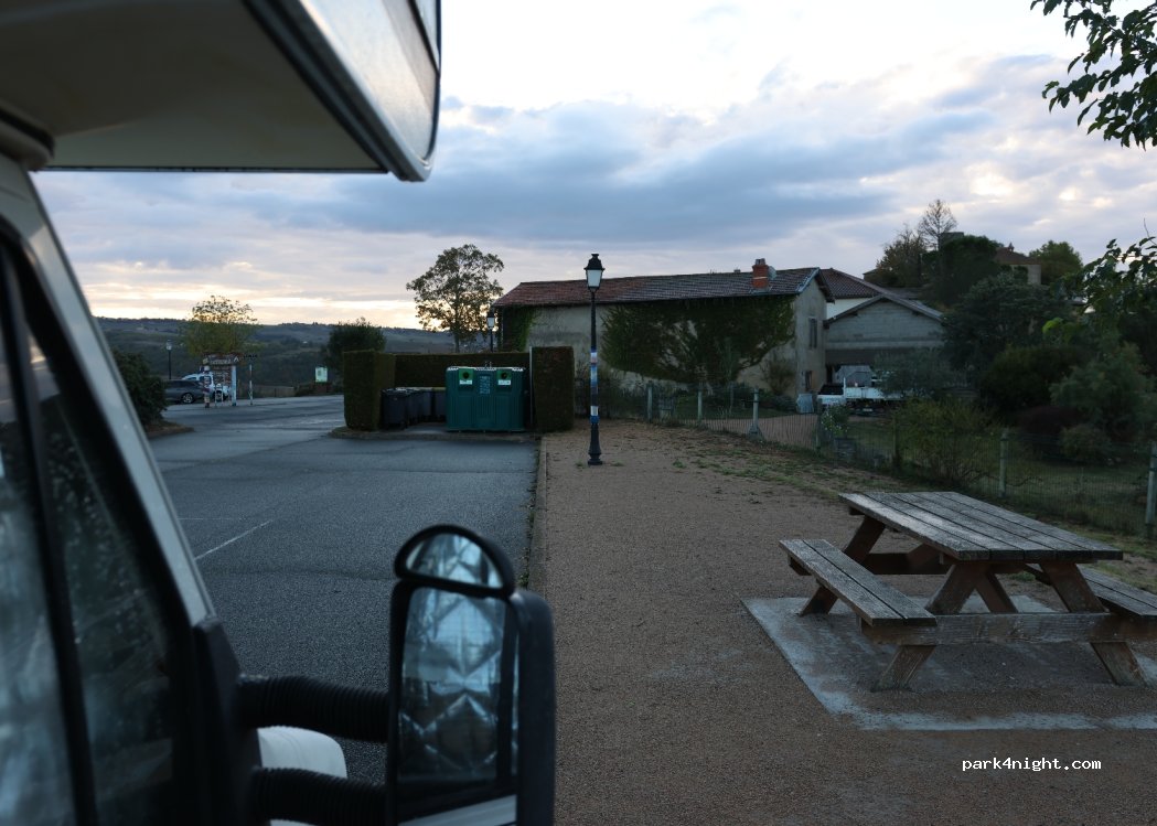 (69620) Ternand - Le Bourg — foto 3