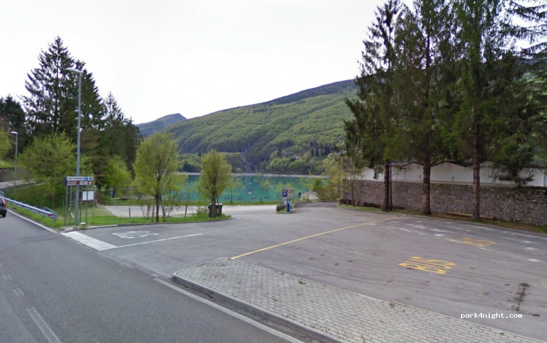 Area Sosta Camper Barcis - Ribe — foto