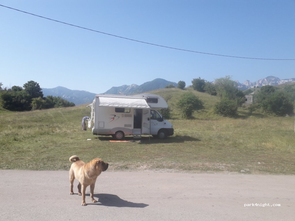 ()  - Unnamed Road — foto