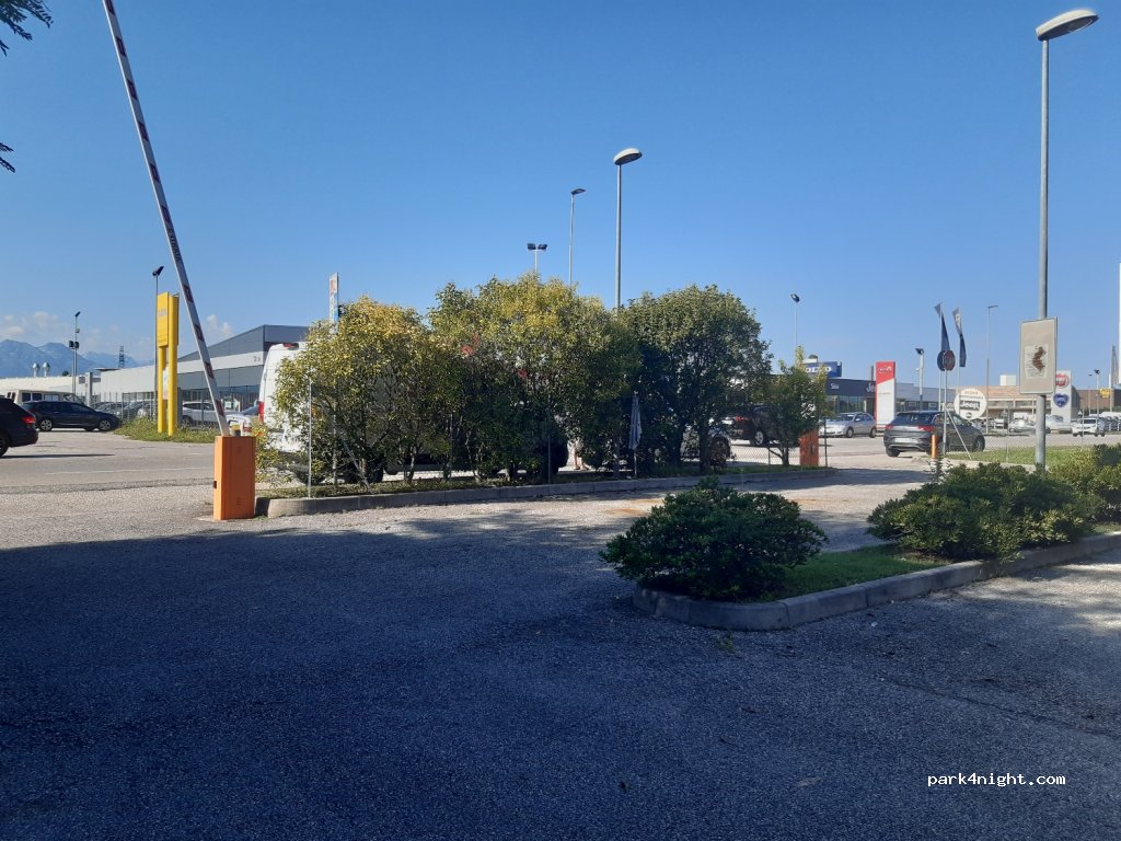 (33170) Pordenone - 48 Viale Venezia — foto 2