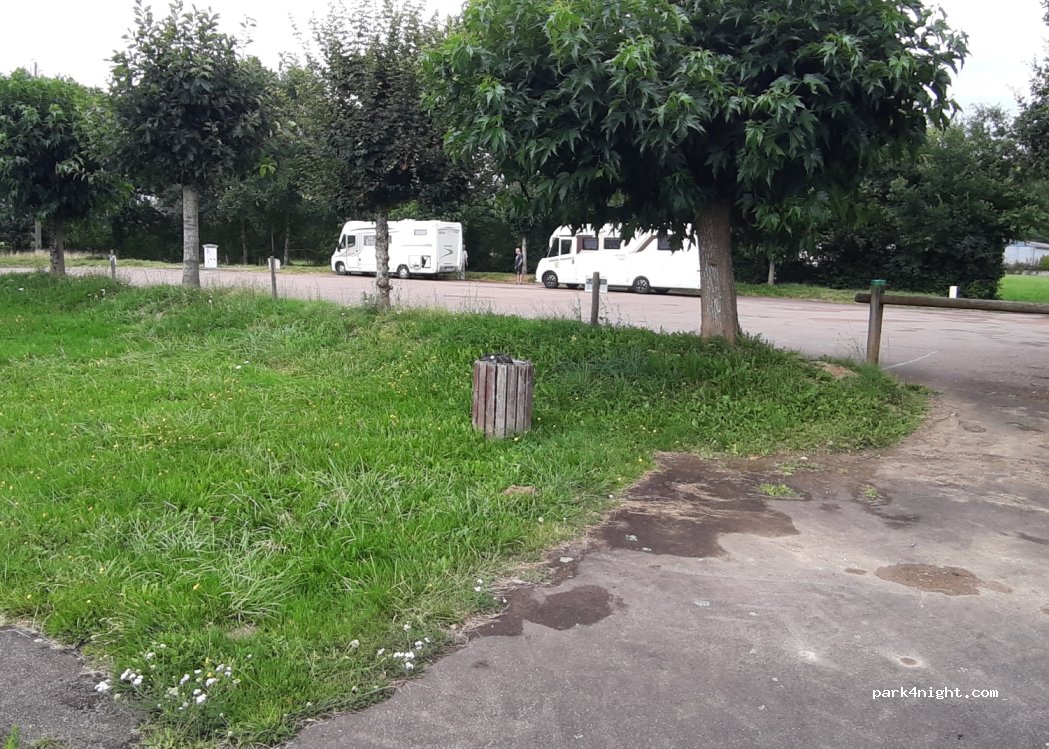 (24300) Saint-Front-la-Rivière - Impasse de l'Agora — foto 4