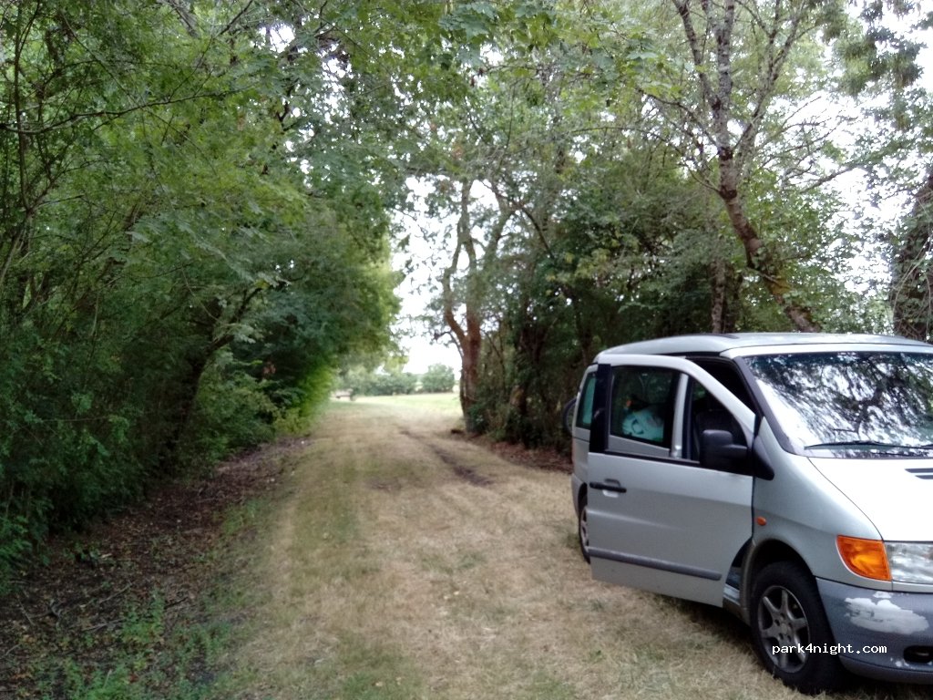 (17600) Le Chay - Unnamed Road — foto