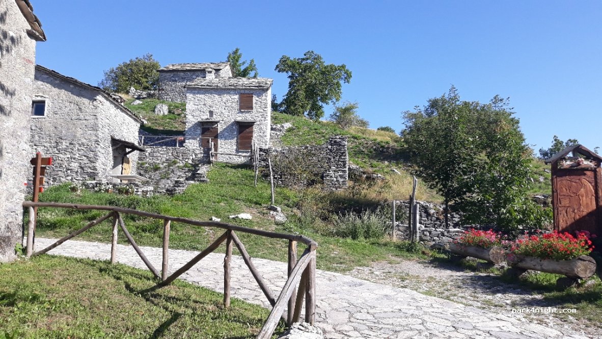 (55030) Vagli Sopra - Unnamed Road — foto