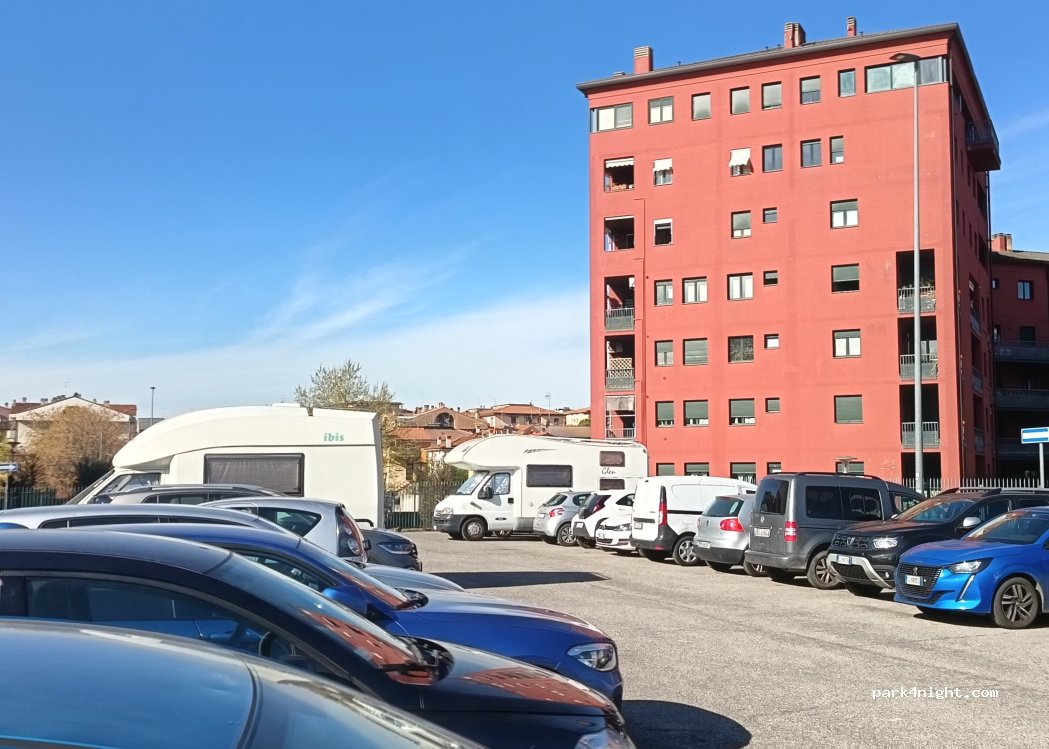 (37138) Verona - 13 Via Giulio Camuzzoni — foto 4