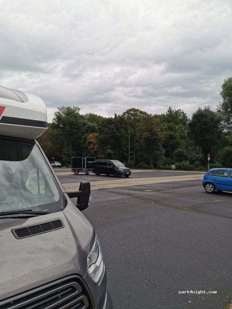 (50181) Bedburg - Zufahrt Schloßparkplatz — foto 2