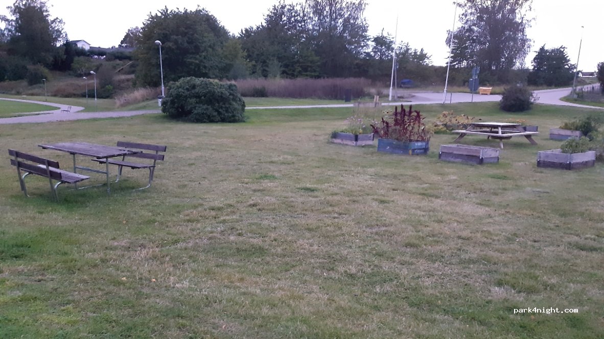 (590 43)  - 2 Hallvägen — foto