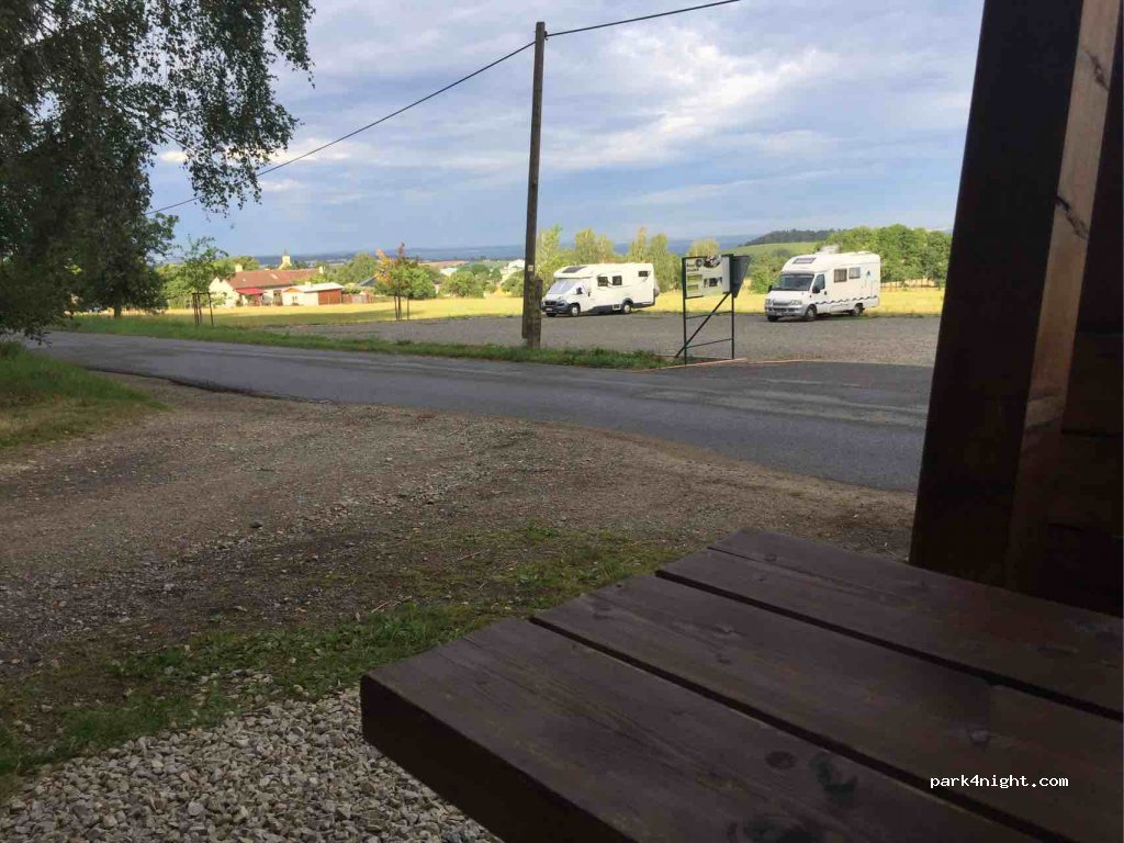 (391 18) Choustník - 1364 — foto 2